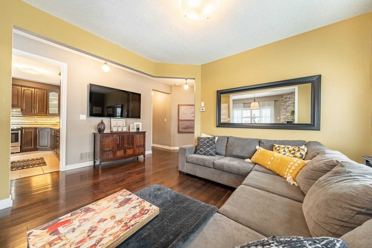72 Secinaro Ave