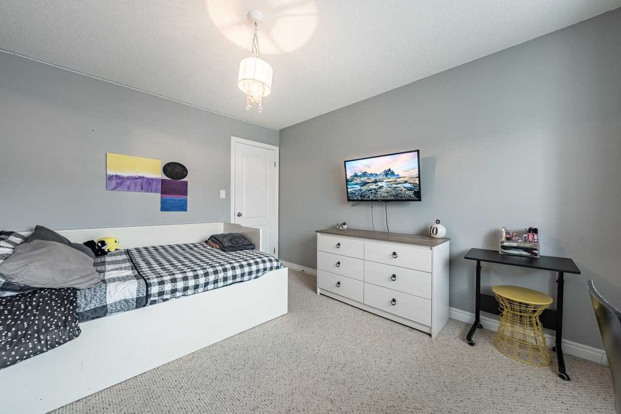 72 Secinaro Ave