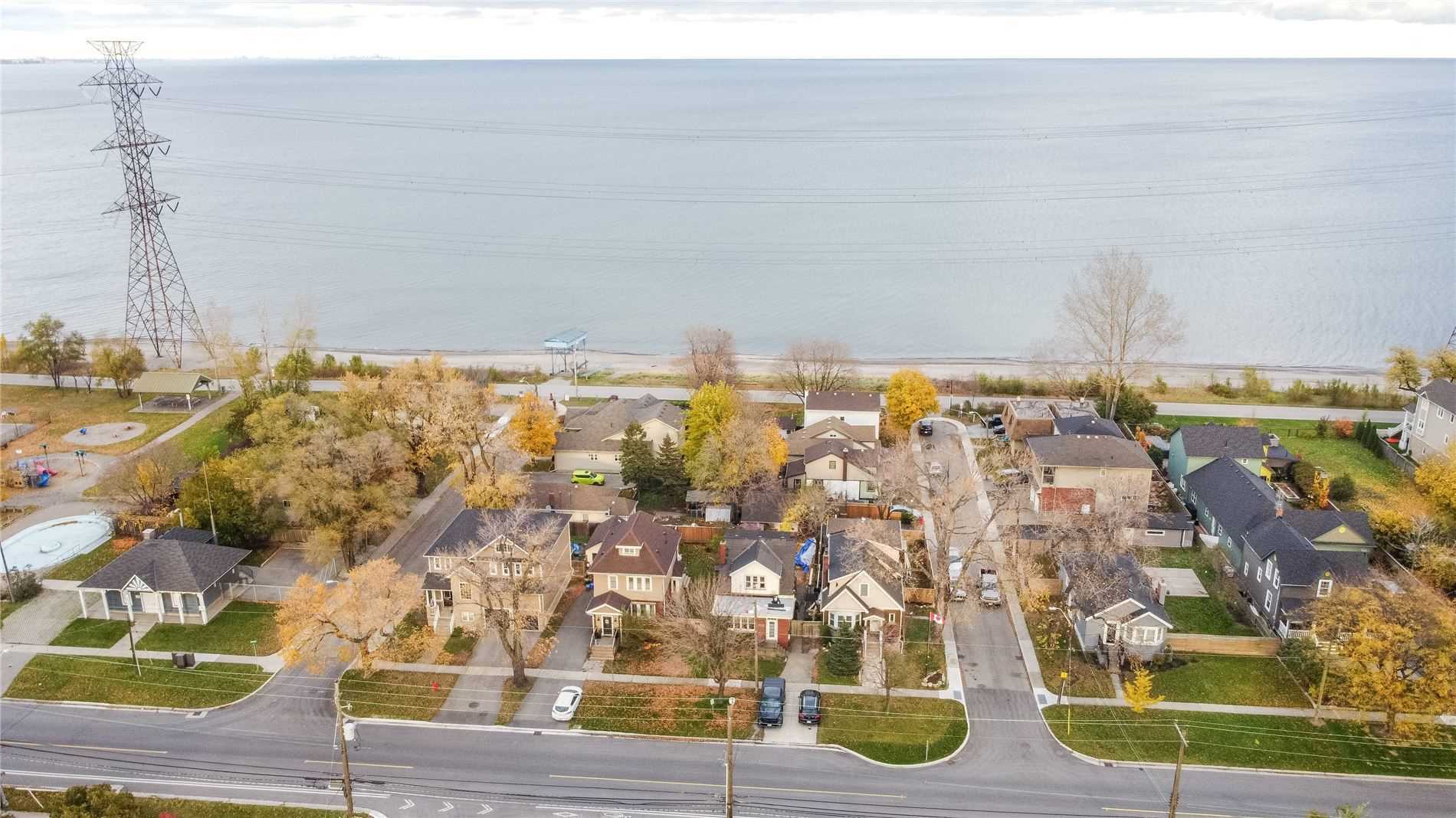10 Bayside Ave