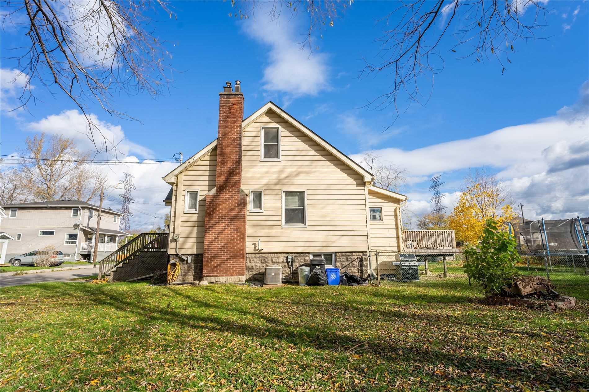 10 Bayside Ave