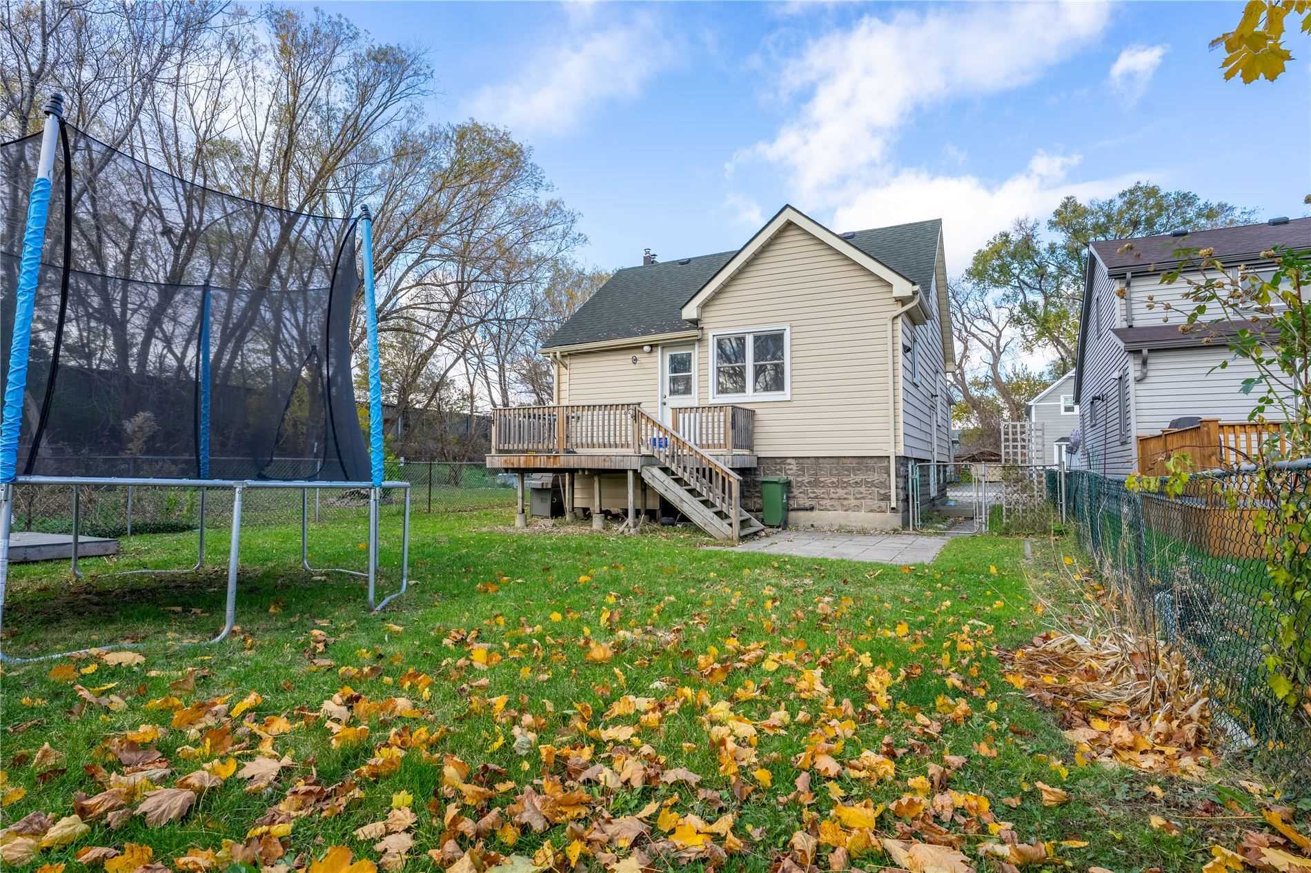 10 Bayside Ave