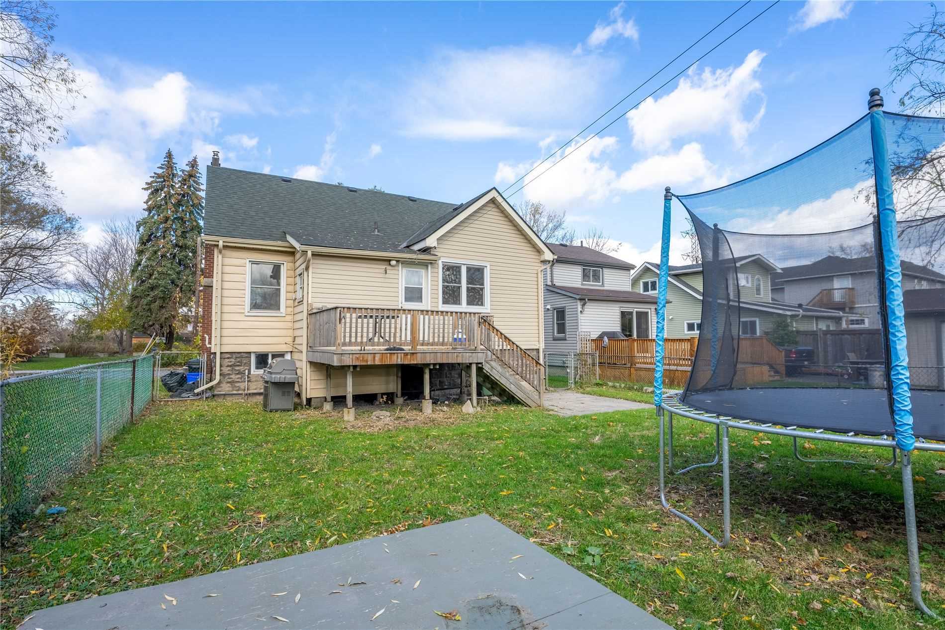 10 Bayside Ave