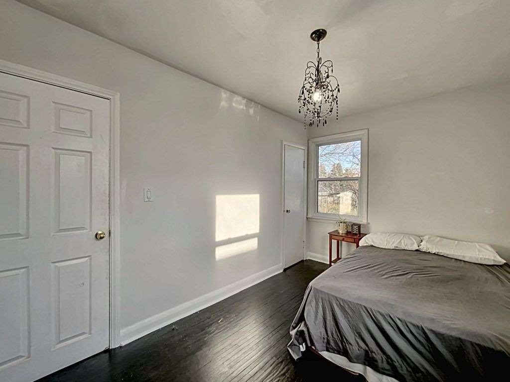 156 Ellsworth Cres
