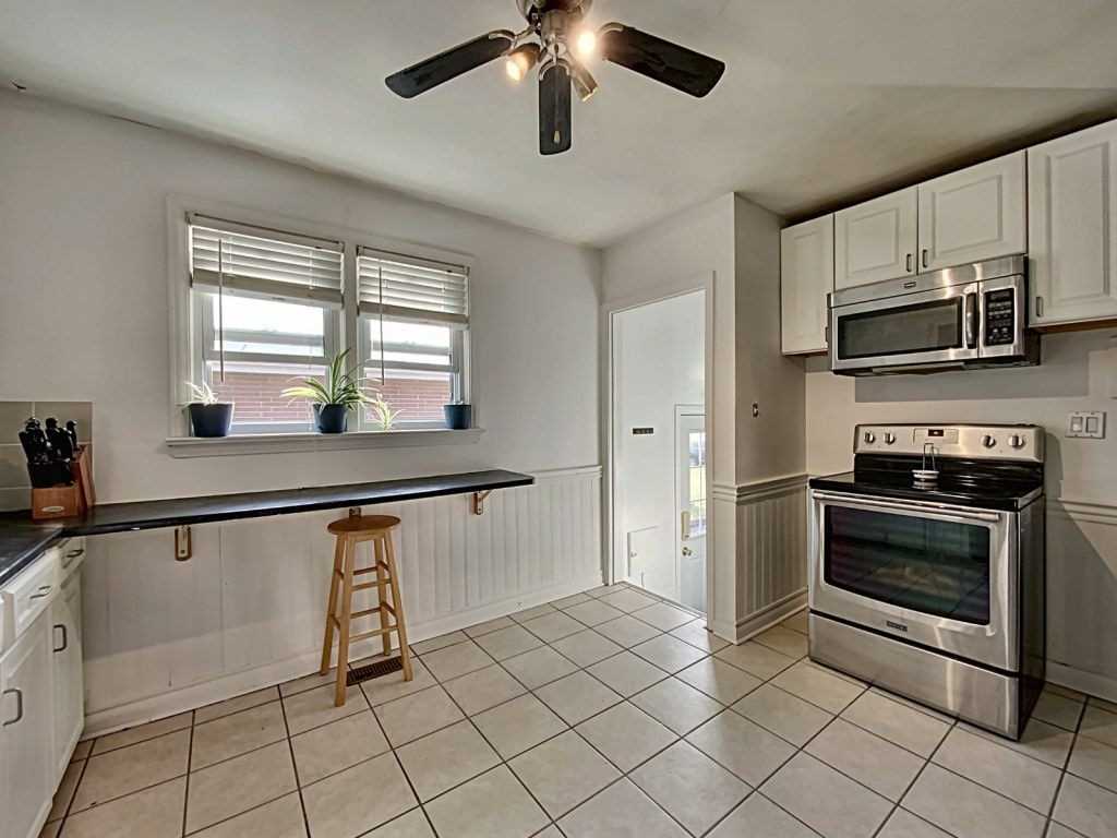 156 Ellsworth Cres
