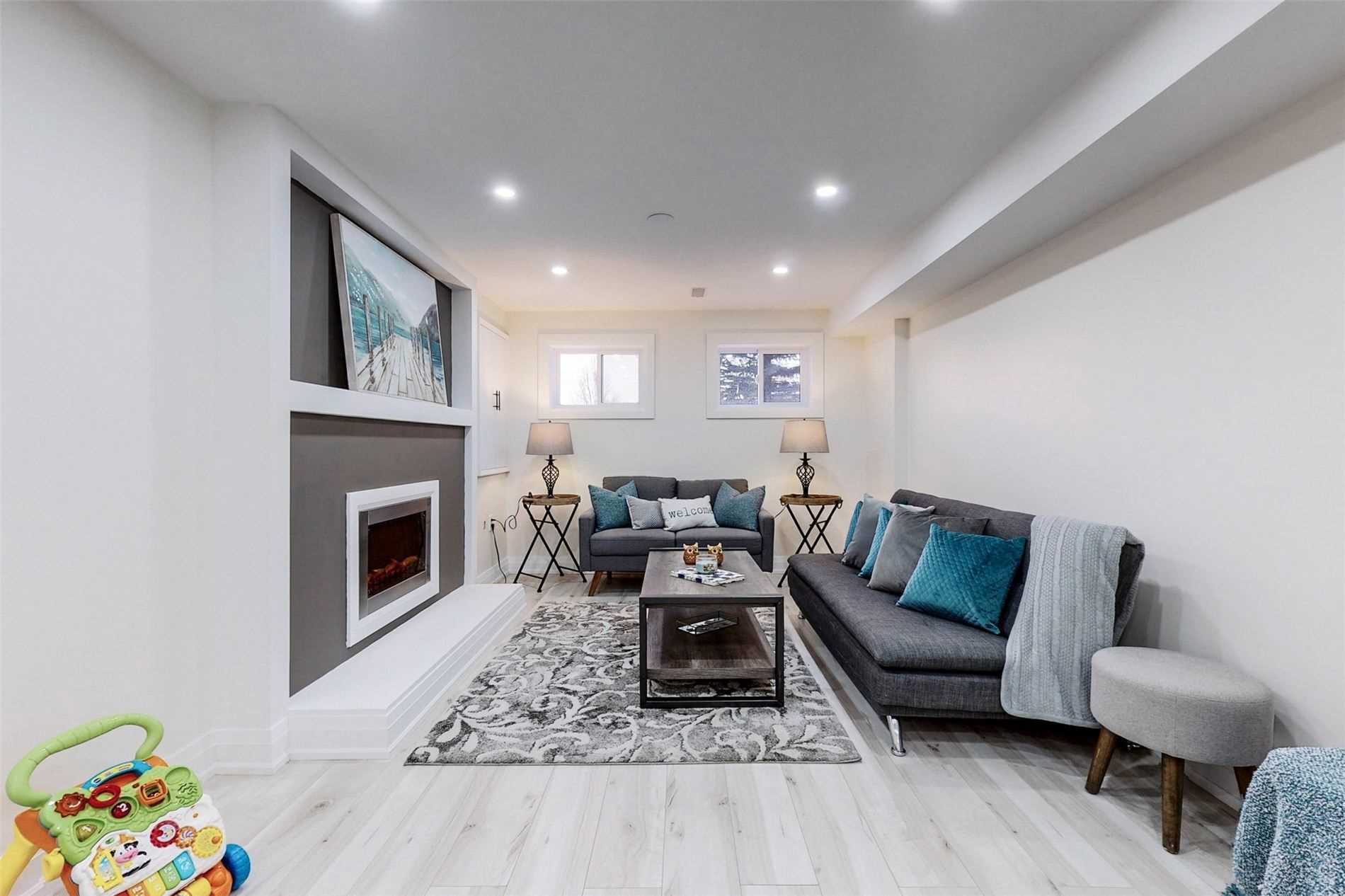 11 Peter St