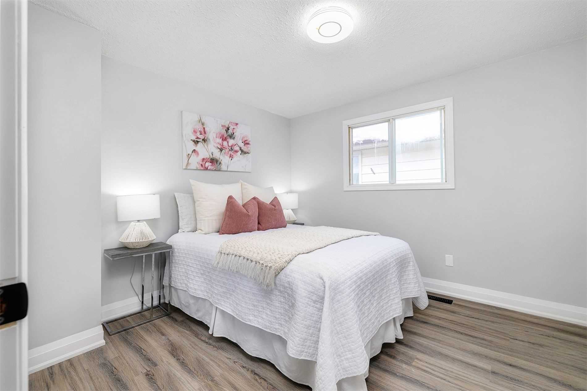 119 Clara Cres