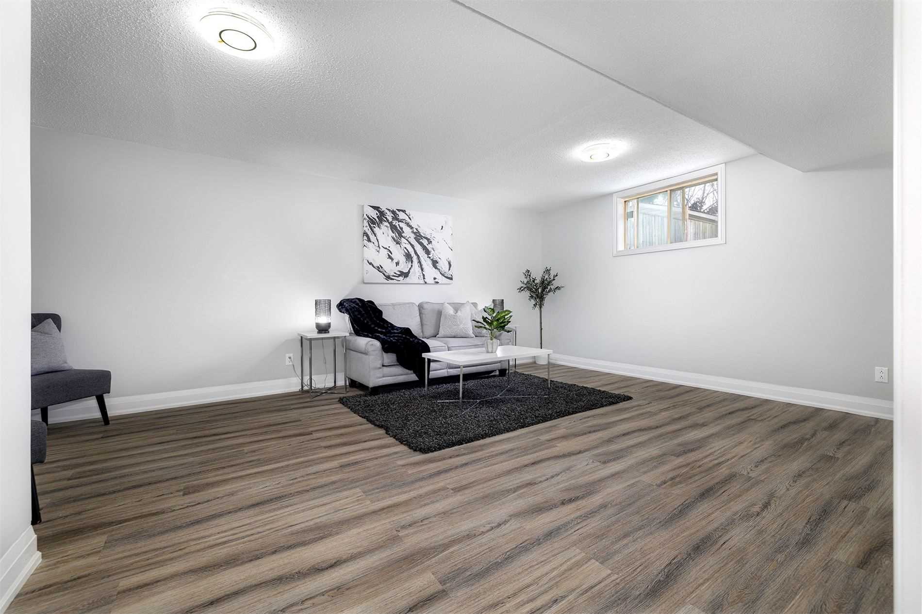 119 Clara Cres