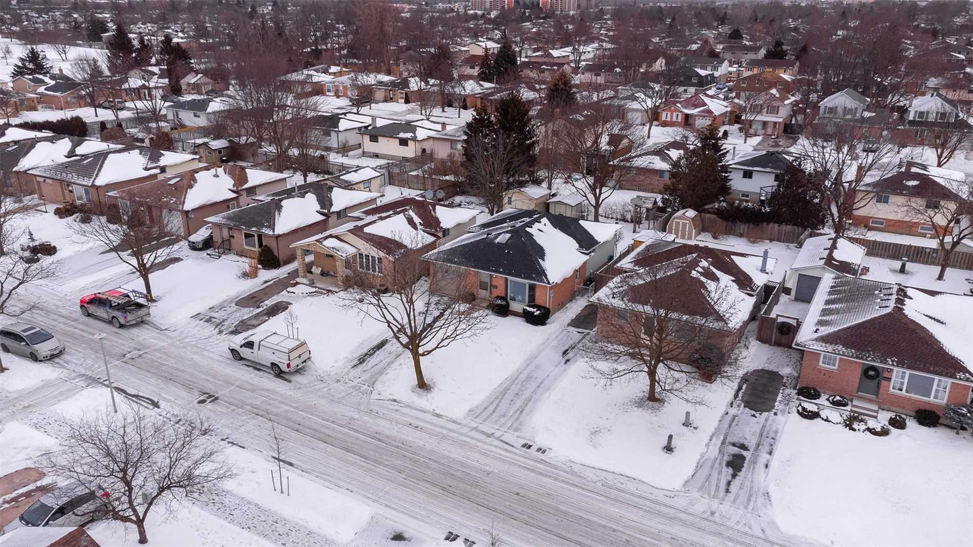 119 Clara Cres