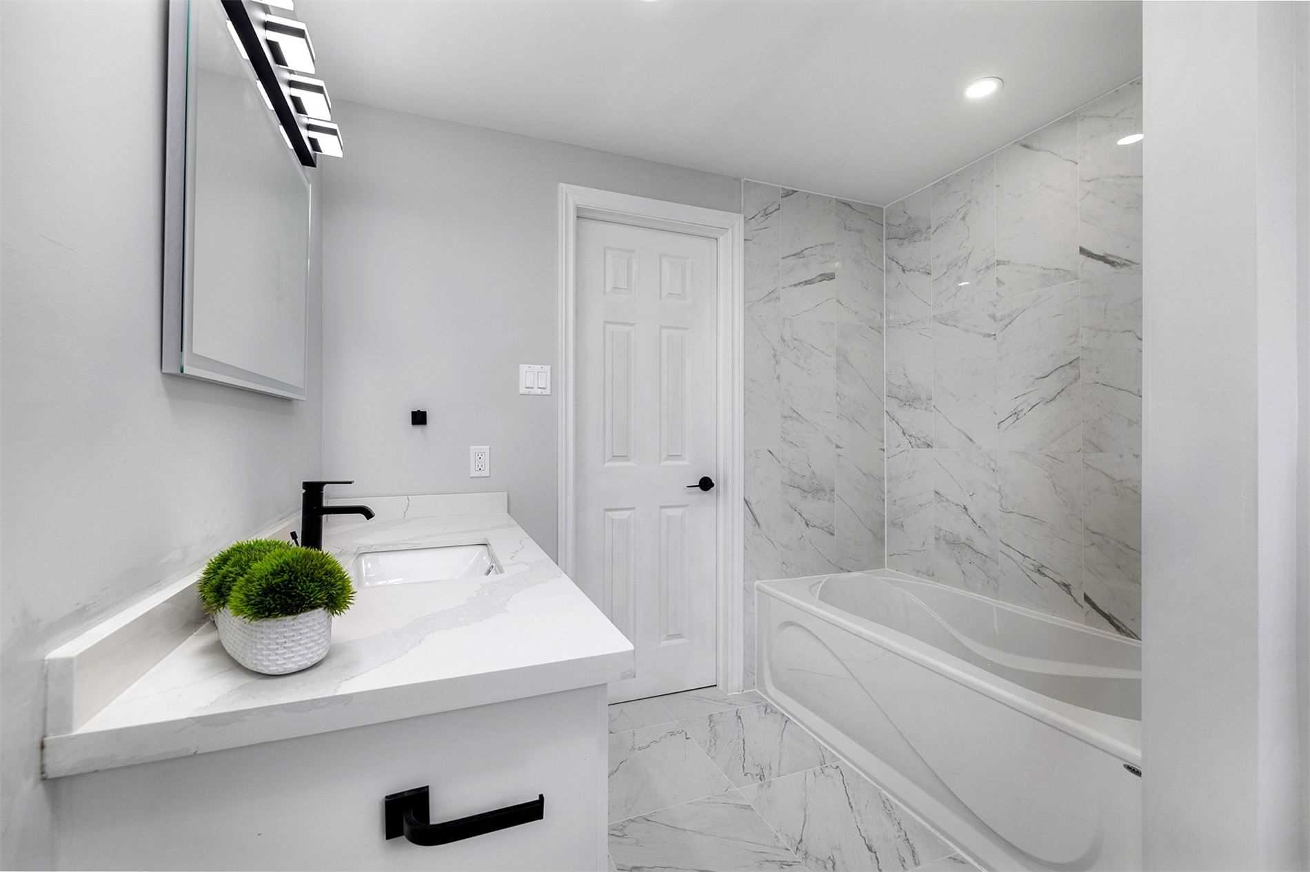 119 Clara Cres