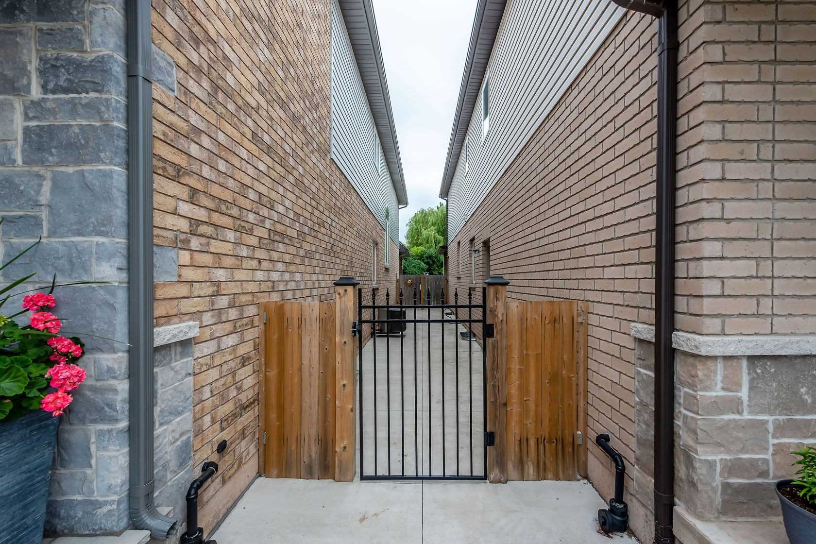 31 Warwick Rd