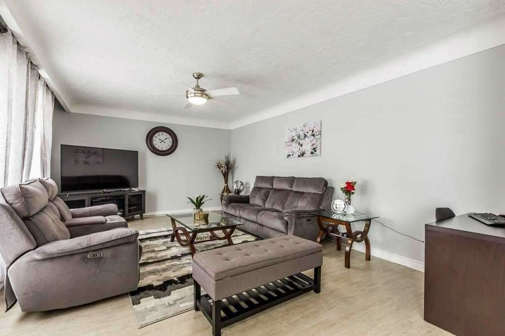 22 Newark Ave
