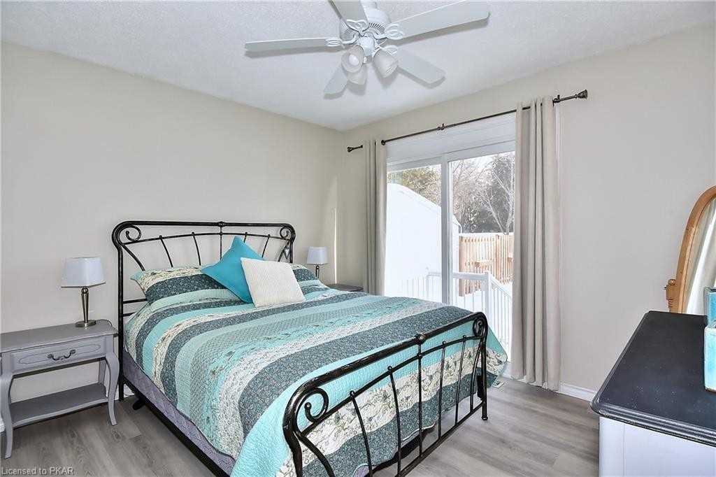 10 Kirkwood Cres