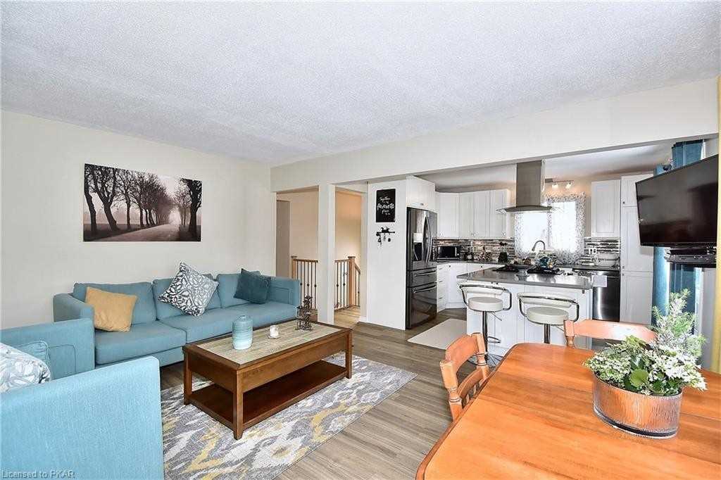 10 Kirkwood Cres