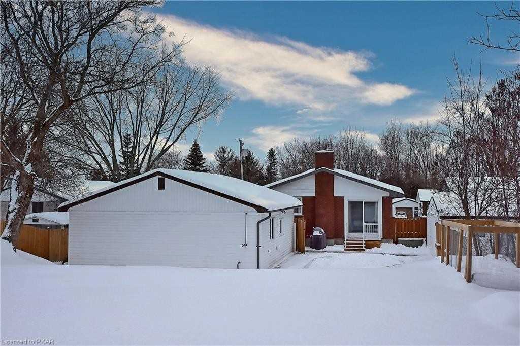 10 Kirkwood Cres