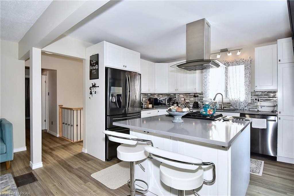 10 Kirkwood Cres
