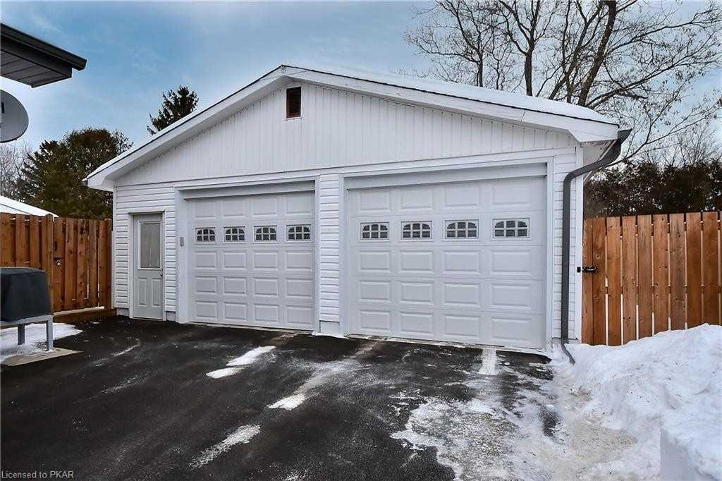 10 Kirkwood Cres