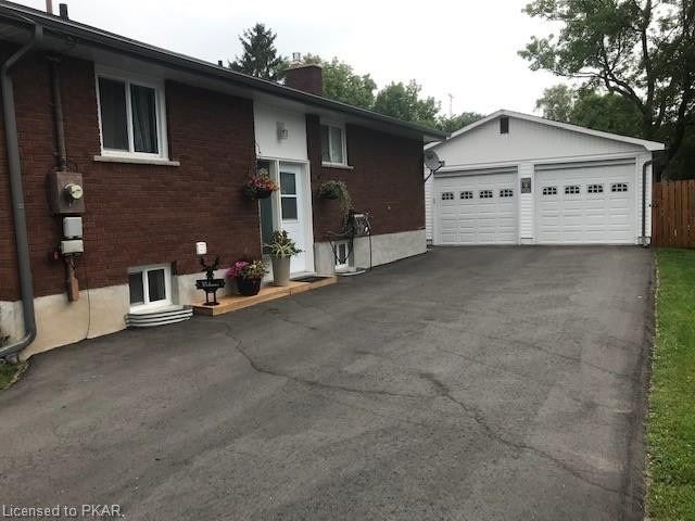 10 Kirkwood Cres