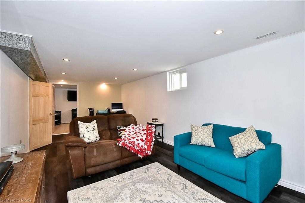 10 Kirkwood Cres