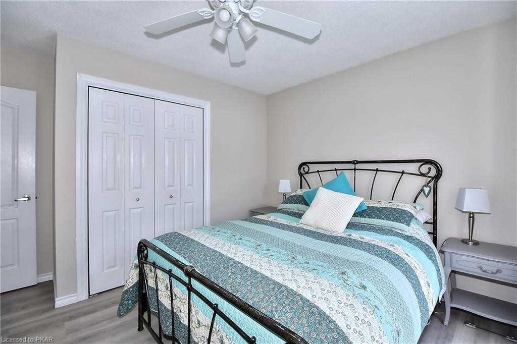 10 Kirkwood Cres