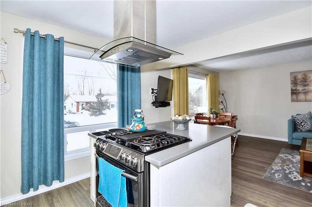 10 Kirkwood Cres
