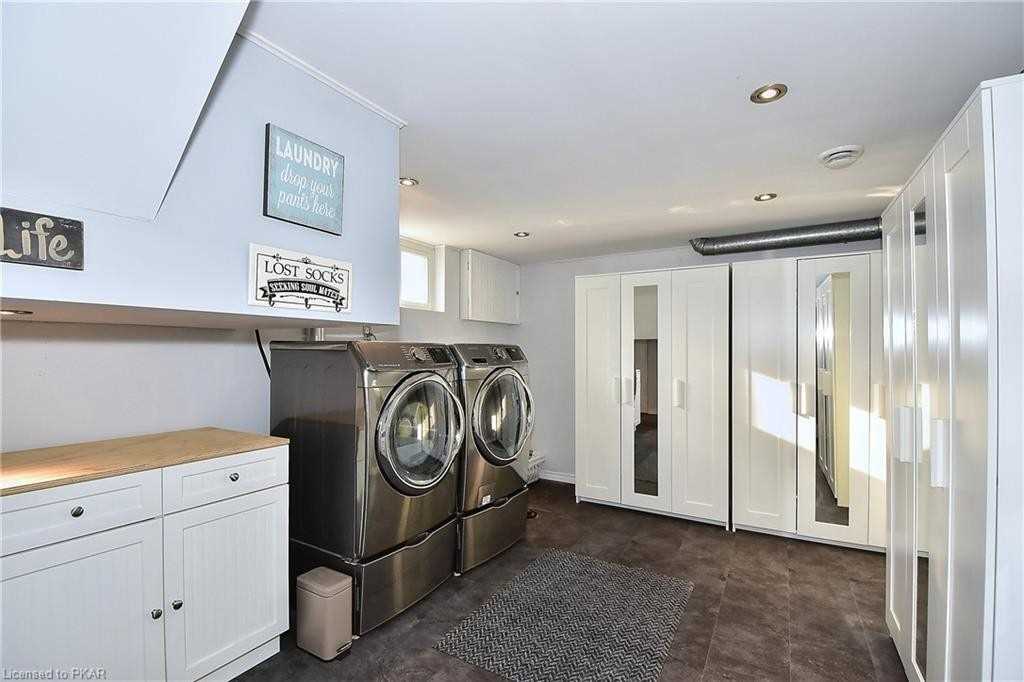 10 Kirkwood Cres