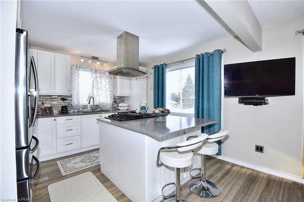 10 Kirkwood Cres