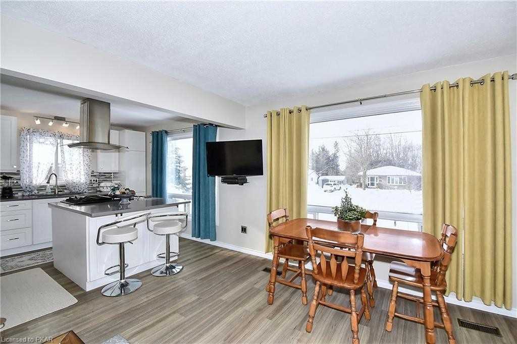 10 Kirkwood Cres