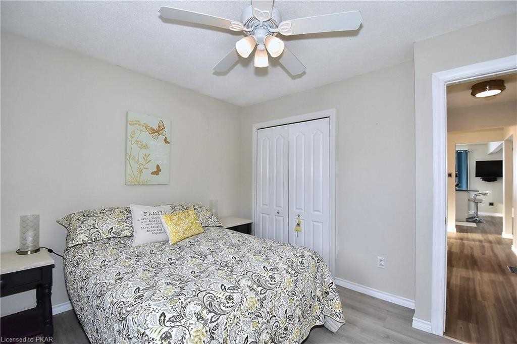 10 Kirkwood Cres