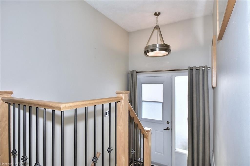 10 Kirkwood Cres