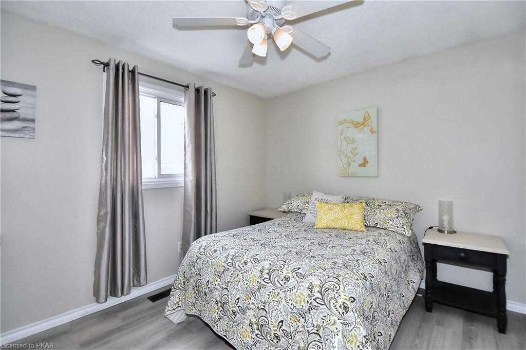10 Kirkwood Cres