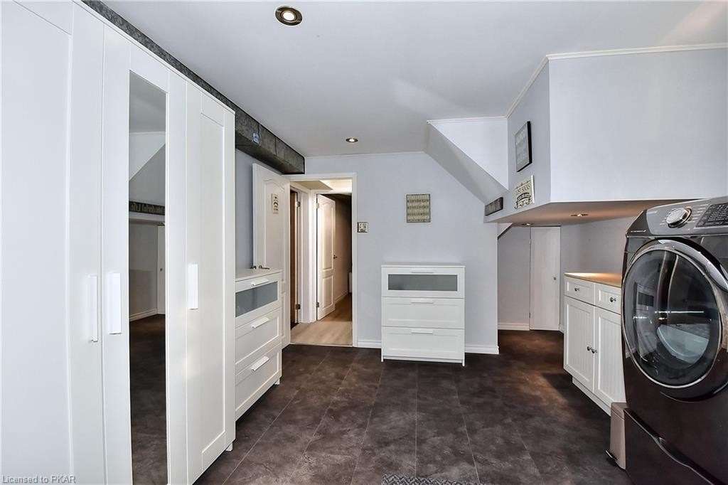 10 Kirkwood Cres