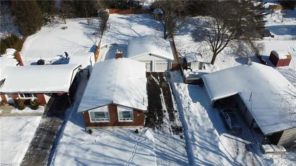 10 Kirkwood Cres