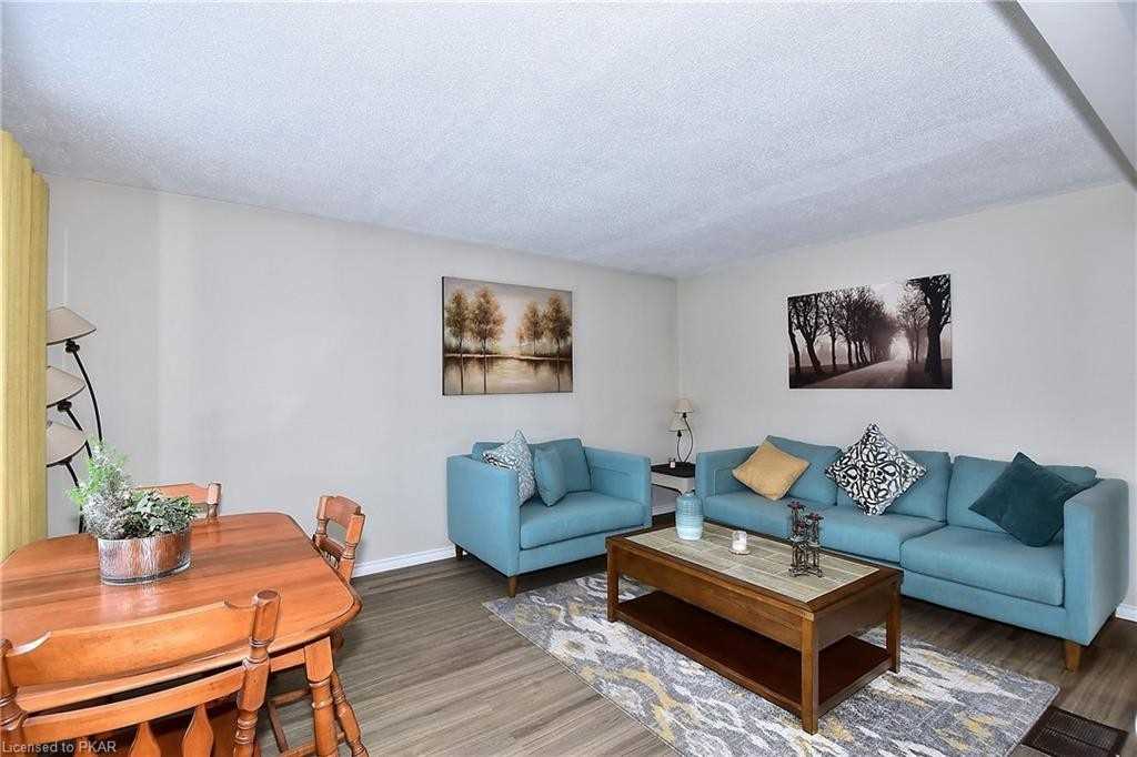 10 Kirkwood Cres