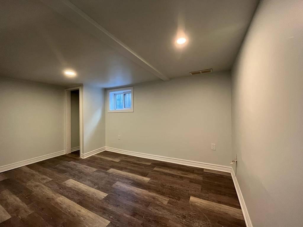 3272 Baby St