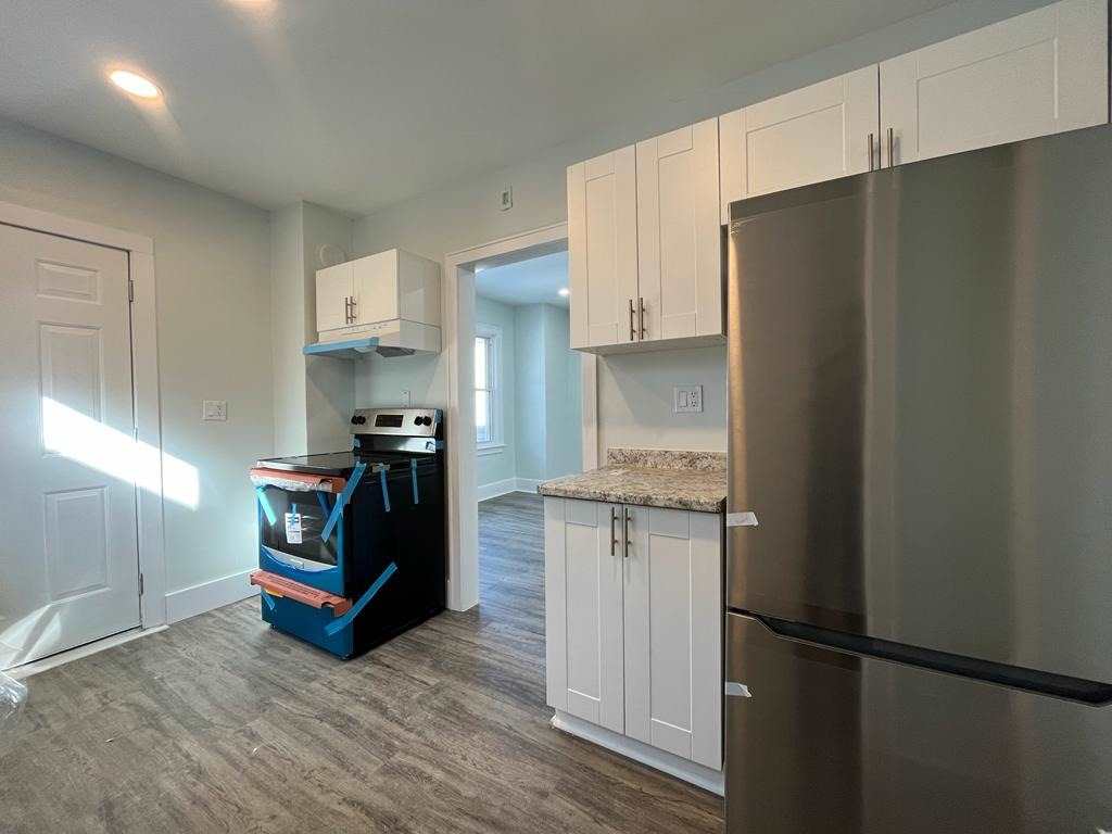 3272 Baby St