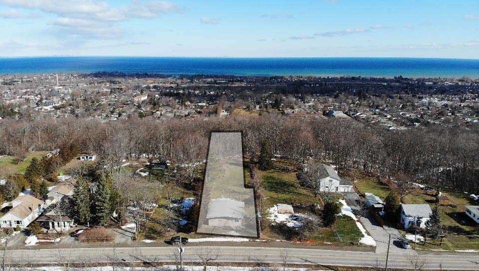 55 Ridge Rd E