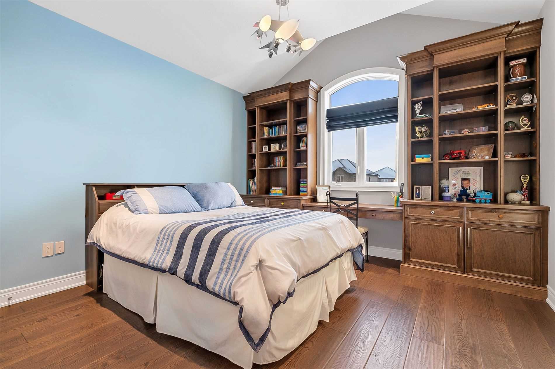 101 Lampman Dr