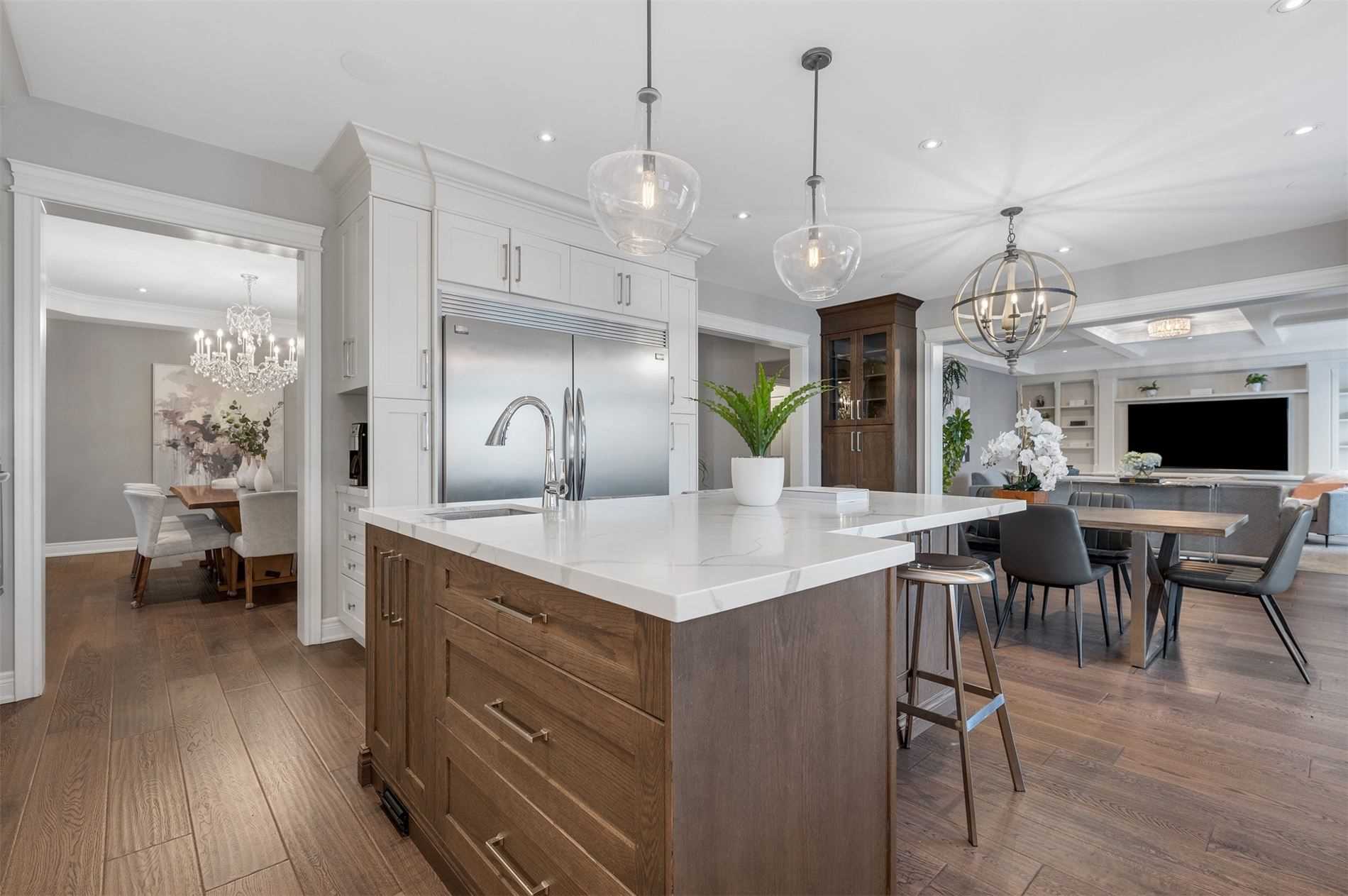 101 Lampman Dr