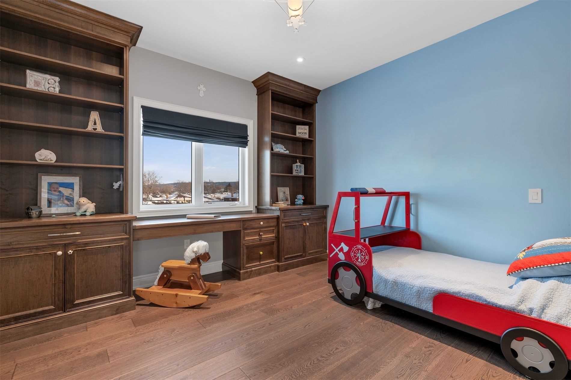 101 Lampman Dr
