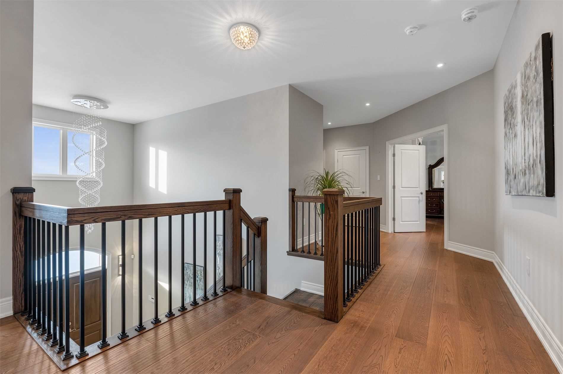 101 Lampman Dr