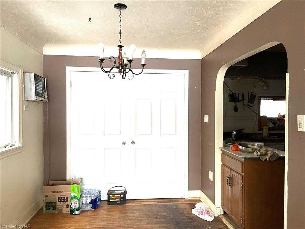73 Jacobson Ave