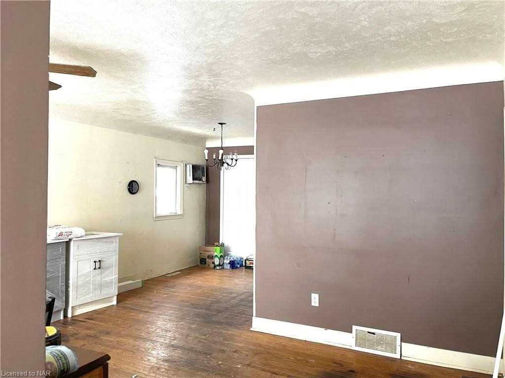 73 Jacobson Ave