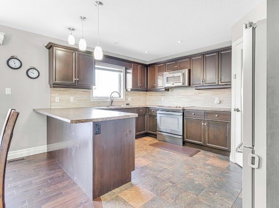 505 Lakeview Dr