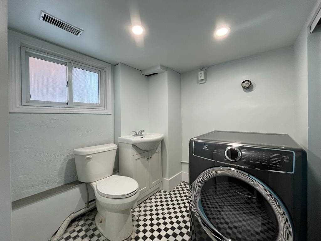 3272 Baby St