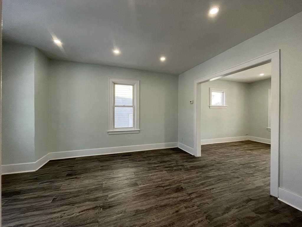 3272 Baby St