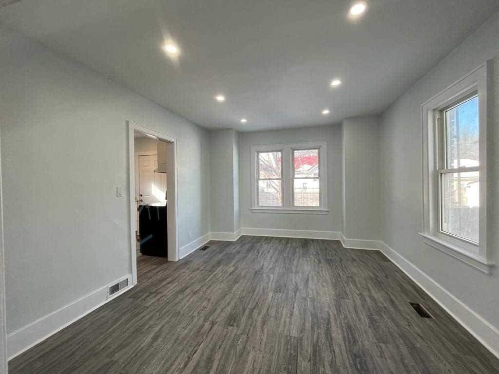 3272 Baby St