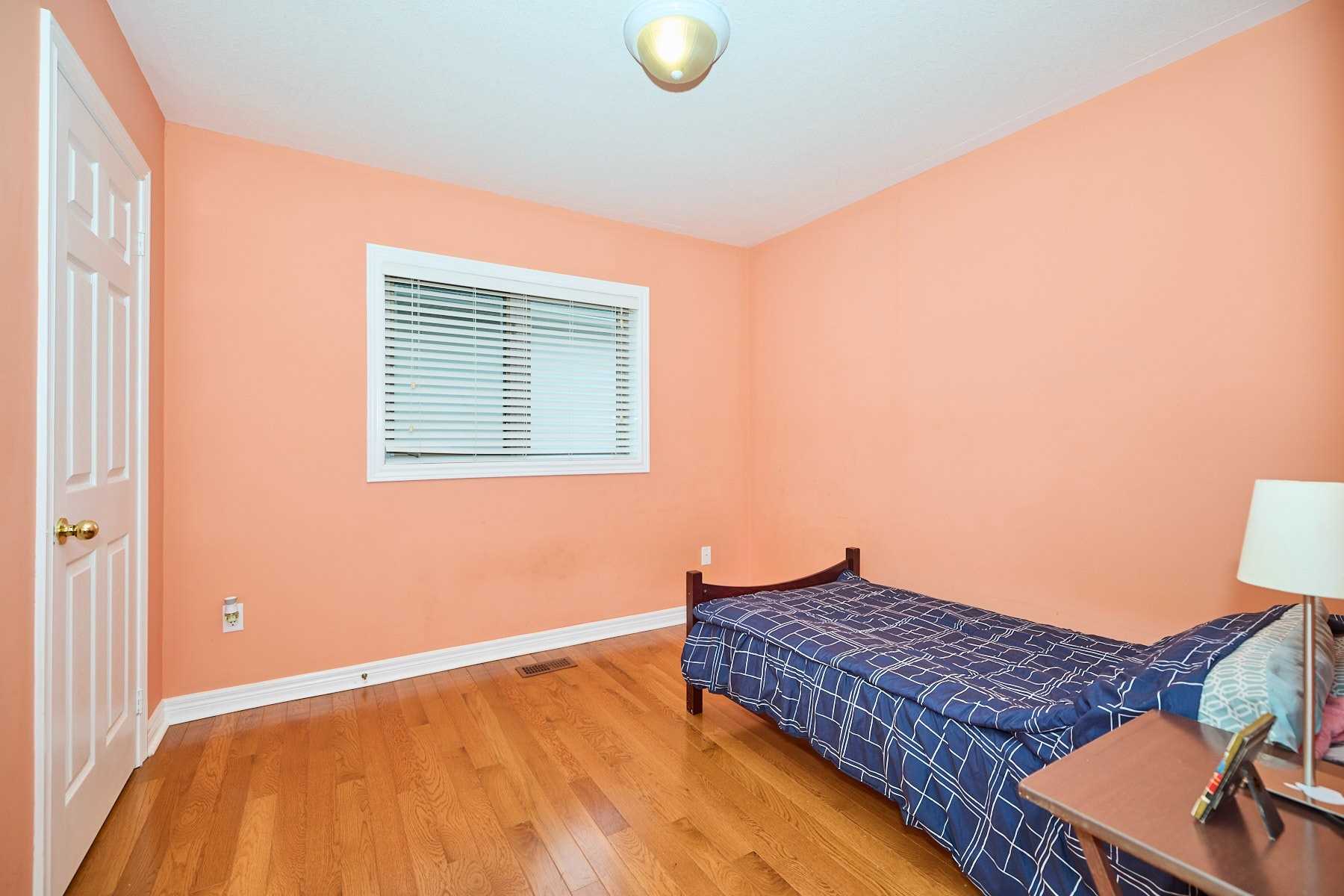 26 Robertson Rd