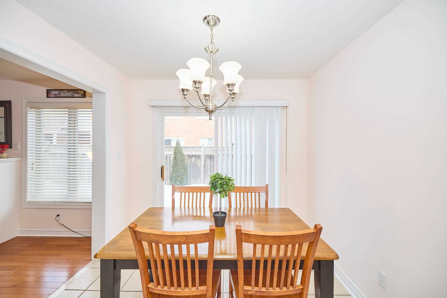 26 Robertson Rd