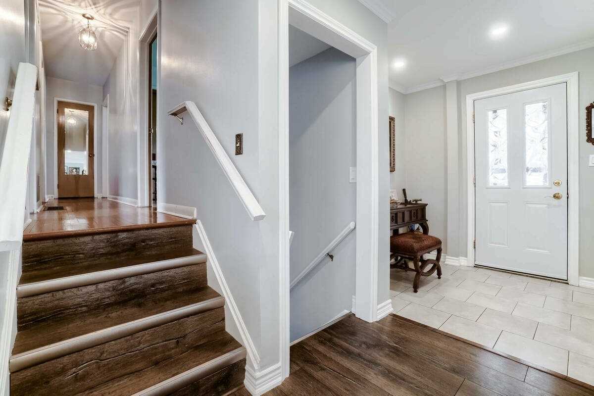 32 Charles St