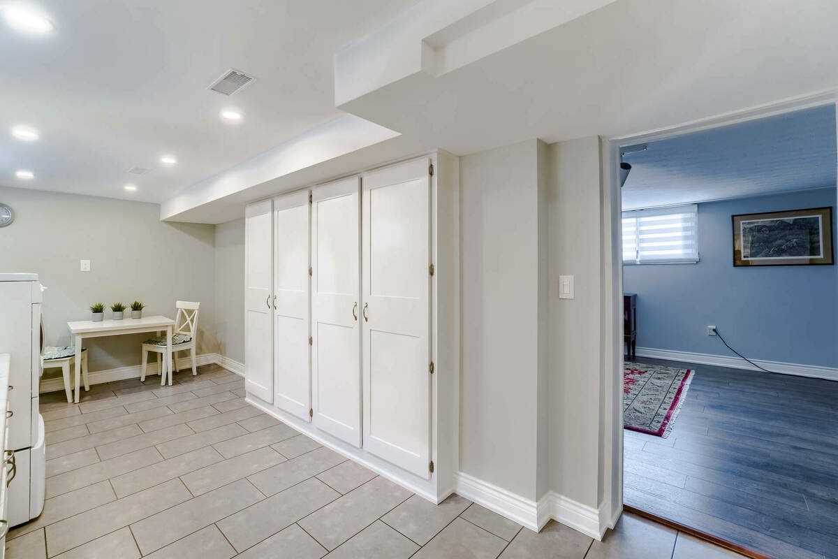 32 Charles St